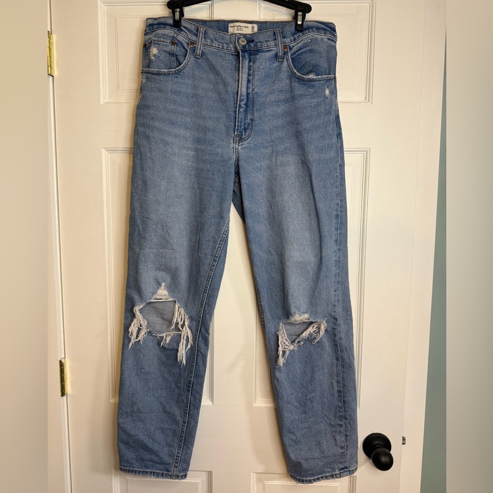 Abercrombie & Fitch Mom High Rise Jean